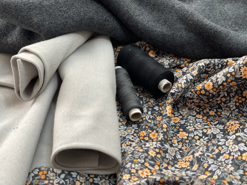 Bio Baumwolle Popeline Floret Orange Grau | Stoffwerk