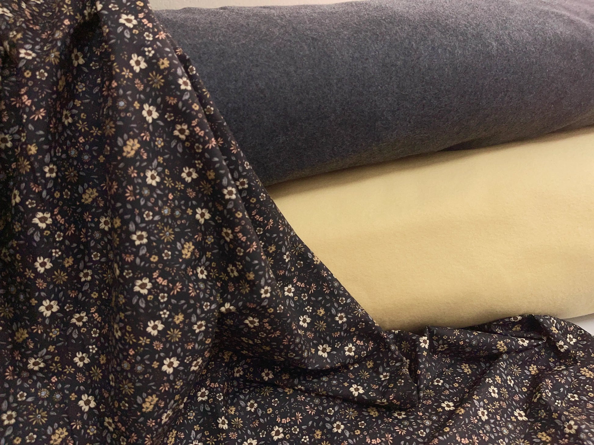 Bio Baumwolle Voile Blumen Vintage Scandi Fleur schwarz