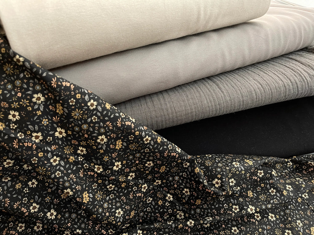 Bio Baumwolle Voile Blumen Vintage Scandi Fleur schwarz