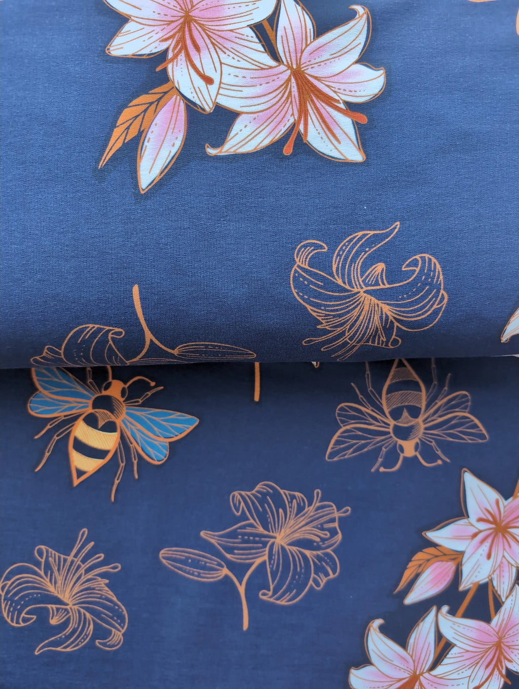 Bio French Terry Hamburger Liebe Glow Lily Blau | Stoffwerk