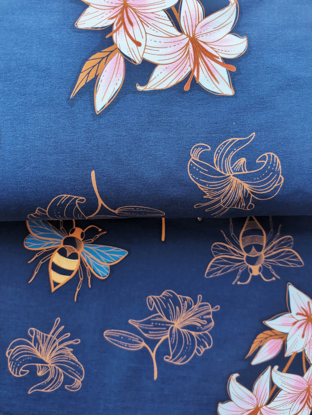 Bio French Terry Hamburger Liebe Glow Lily Blau | Stoffwerk
