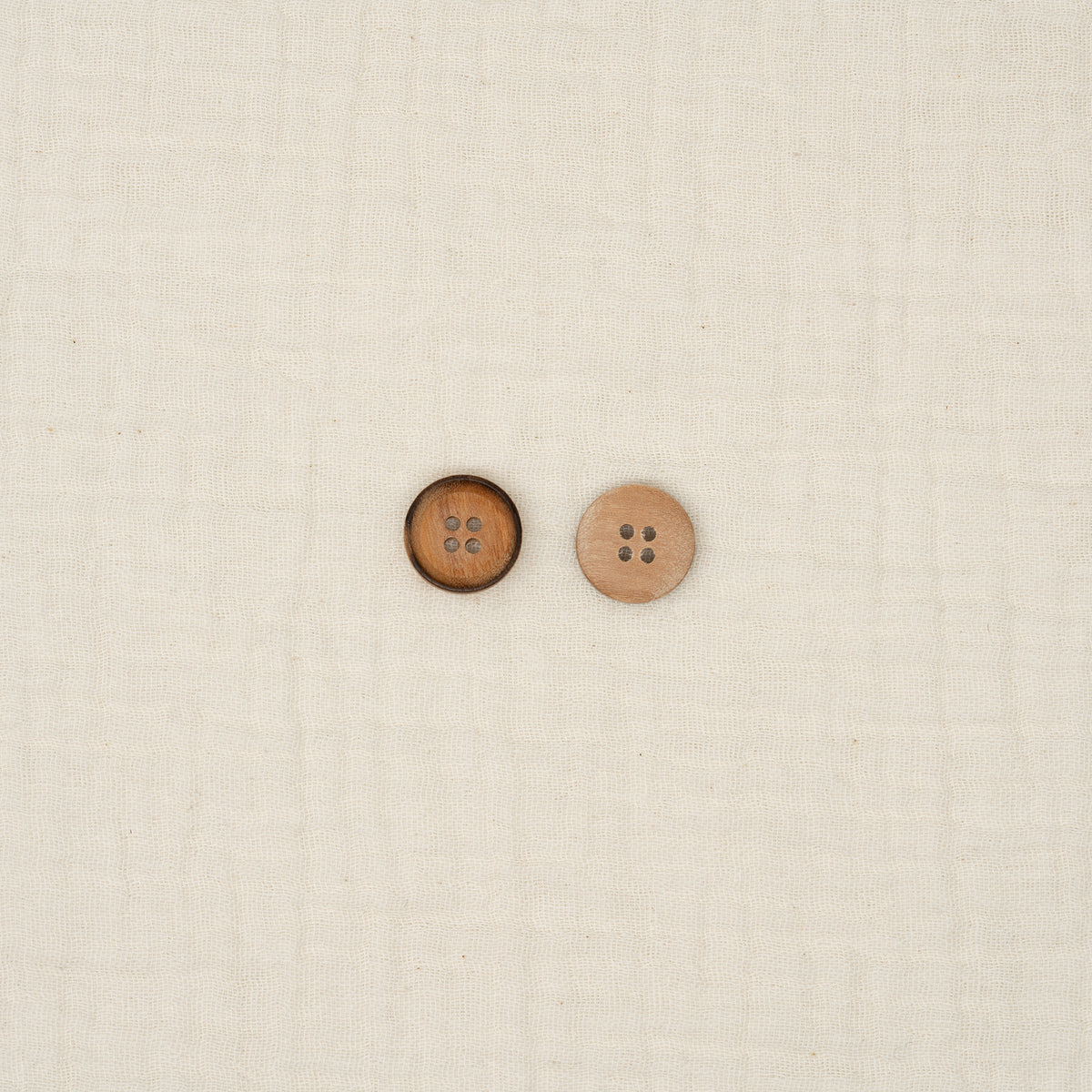 Bio Holzknopf Olive Naturbraun Gebrannter Rand Geschüsselt (15 mm)