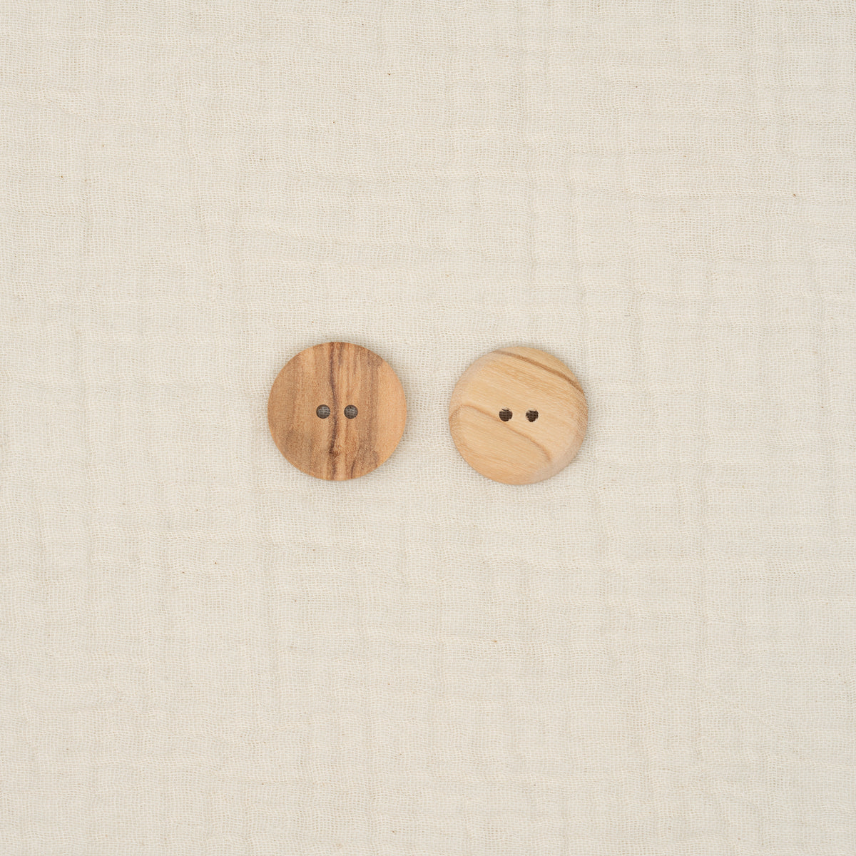 Bio Holzknopf Olive Naturbraun Matt Geschüsselt (23 mm)