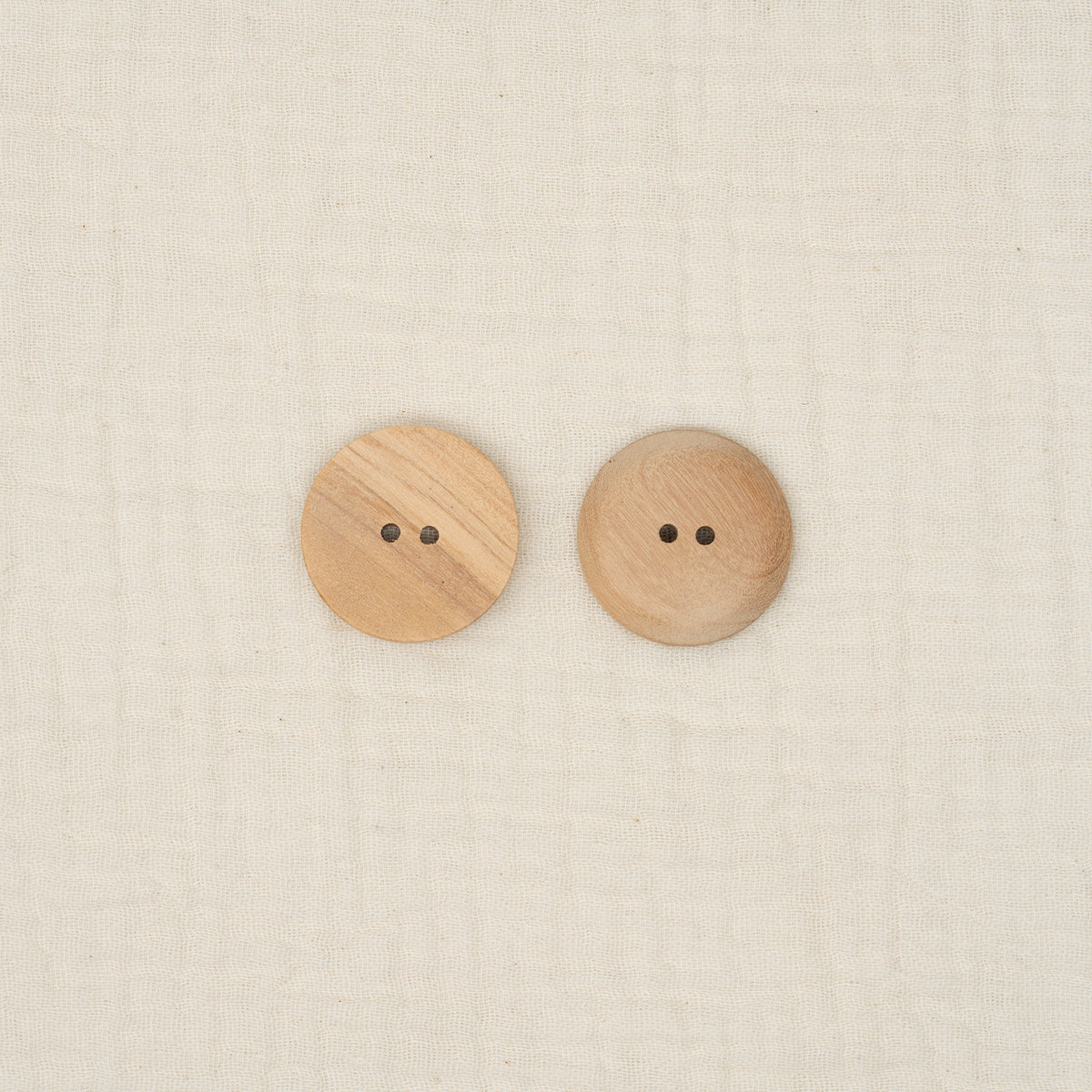 Bio Holzknopf Olive Naturbraun Matt Geschüsselt (28 mm)