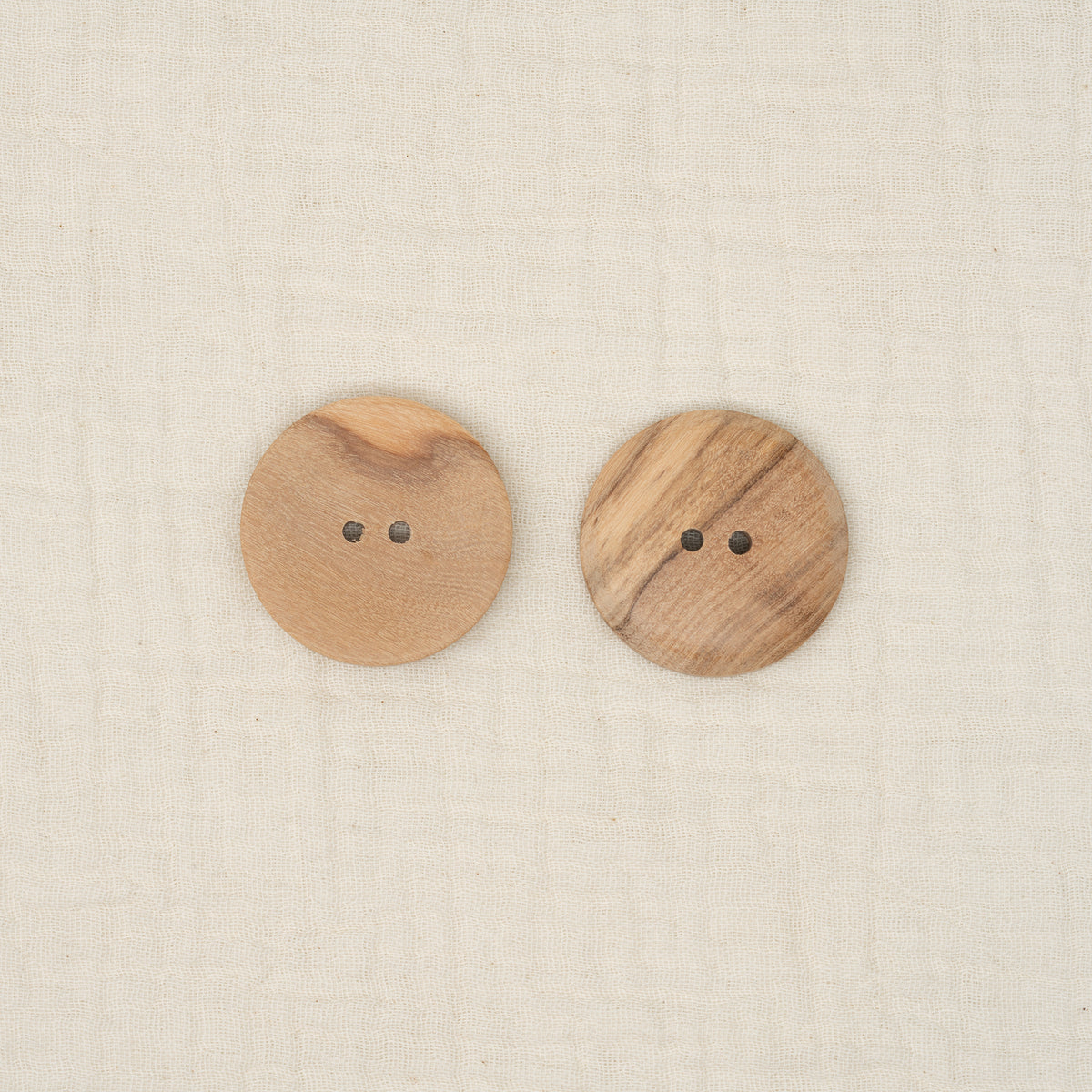 Bio Holzknopf Olive Naturbraun Matt Geschüsselt (34 mm)