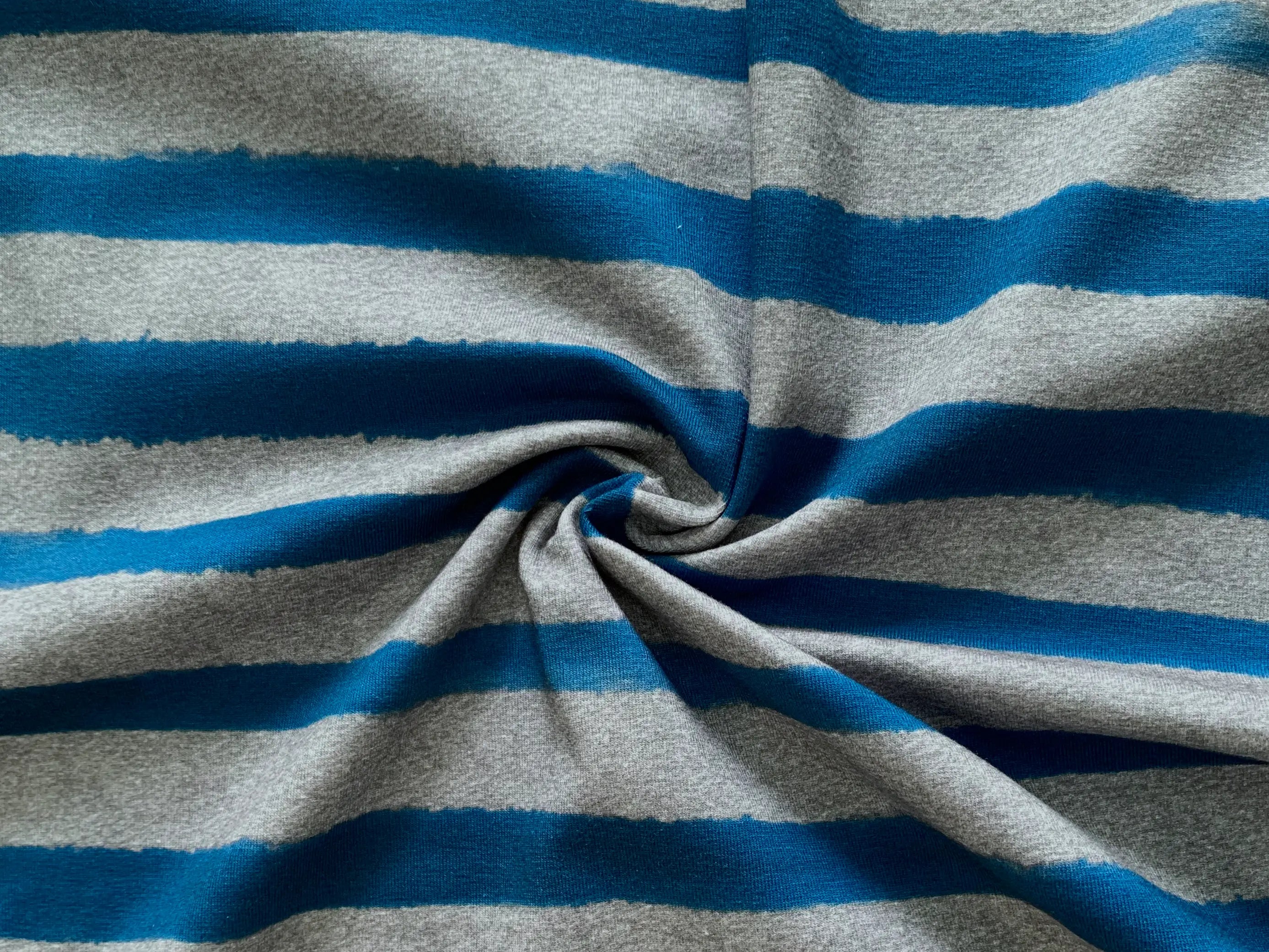 Bio Jersey Aquarellstreifen grau indigo