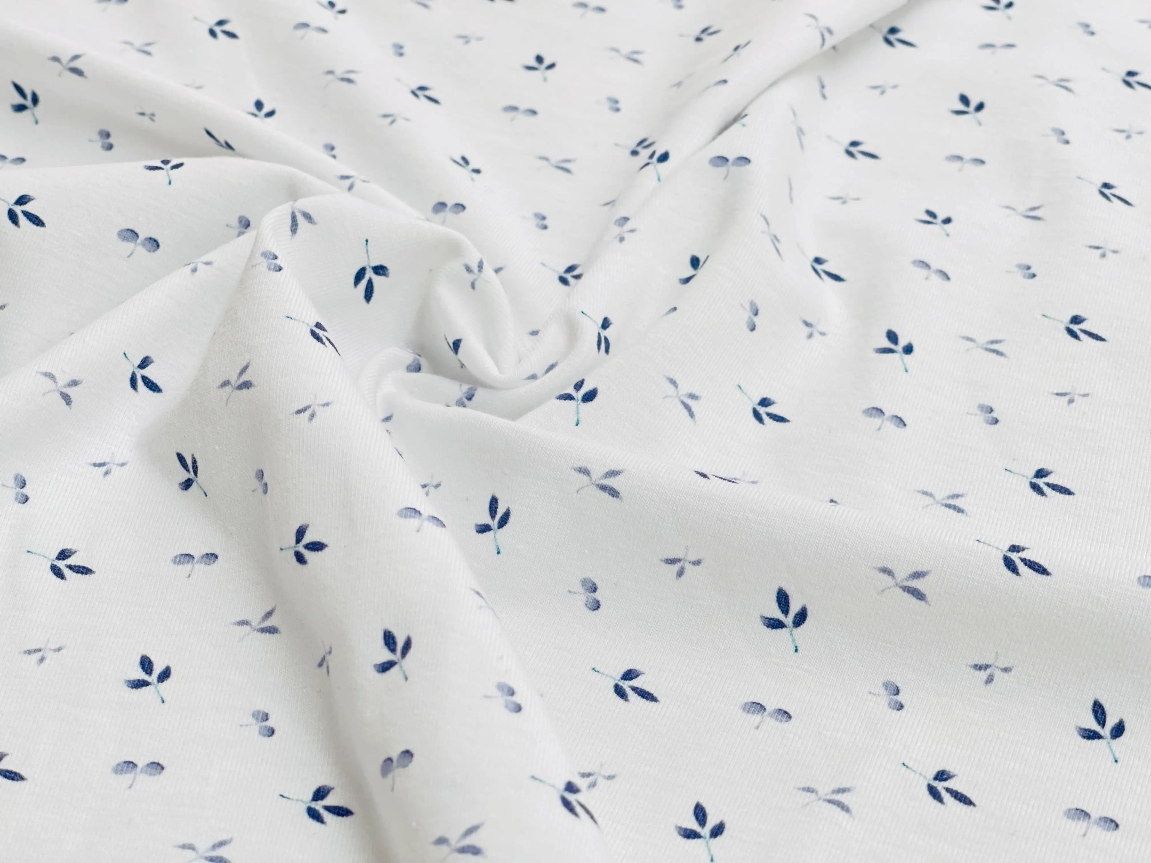 Bio Jersey kleine Blätter blau