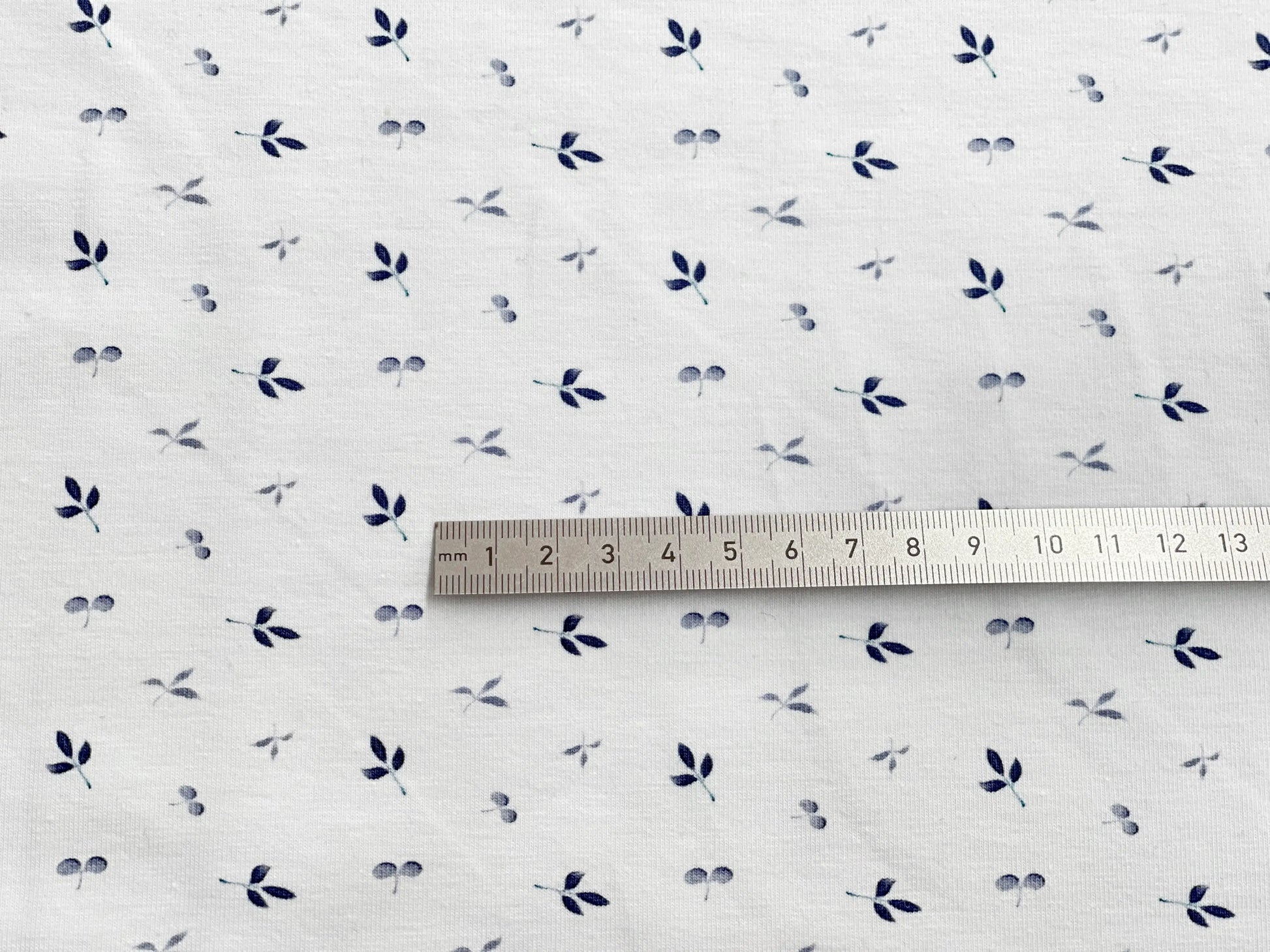 Bio Jersey kleine Blätter blau