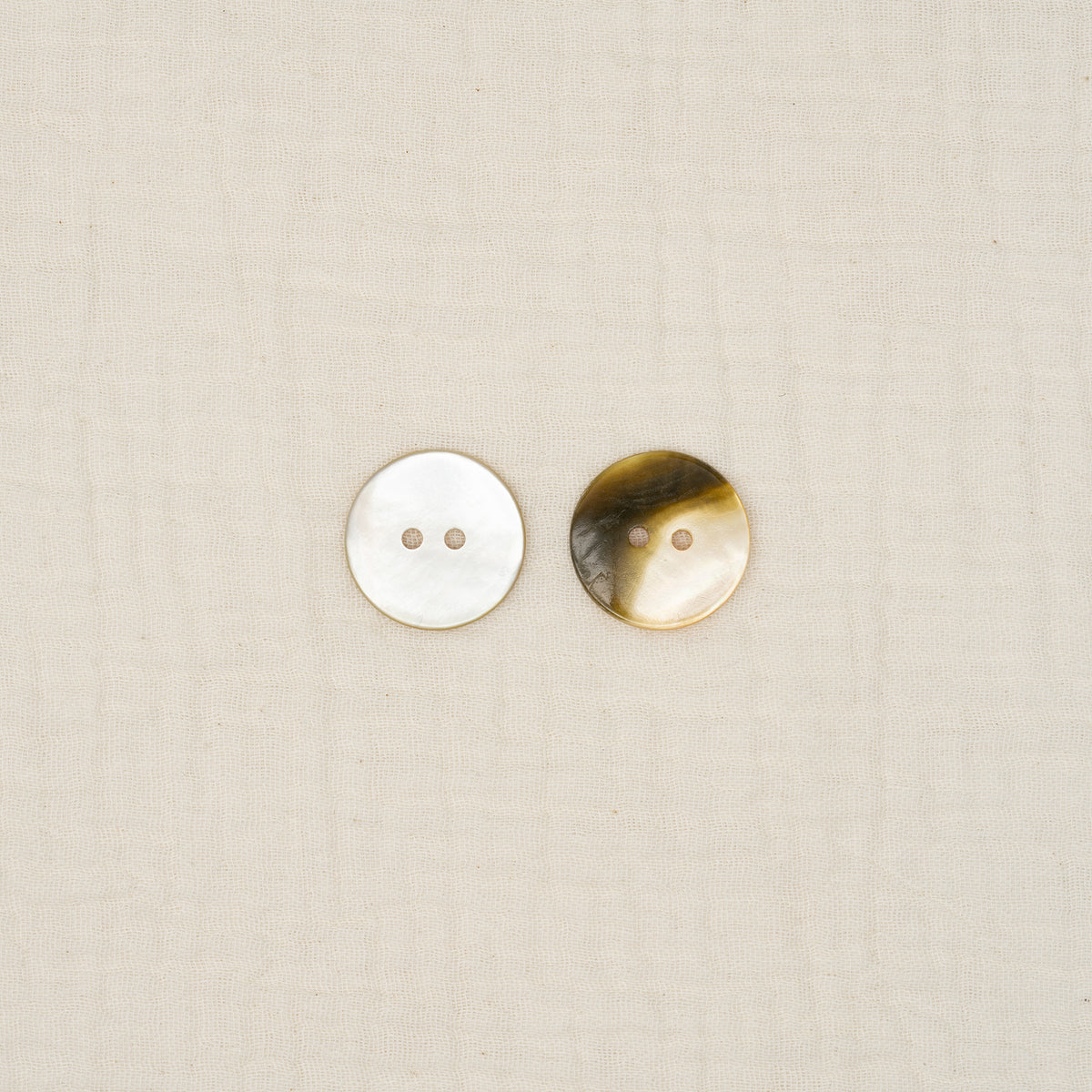 Bio Makassar-Perlmuttknopf Naturbeige (23 mm)