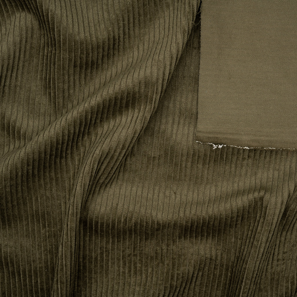Breitcord Gewaschen Armeegrün