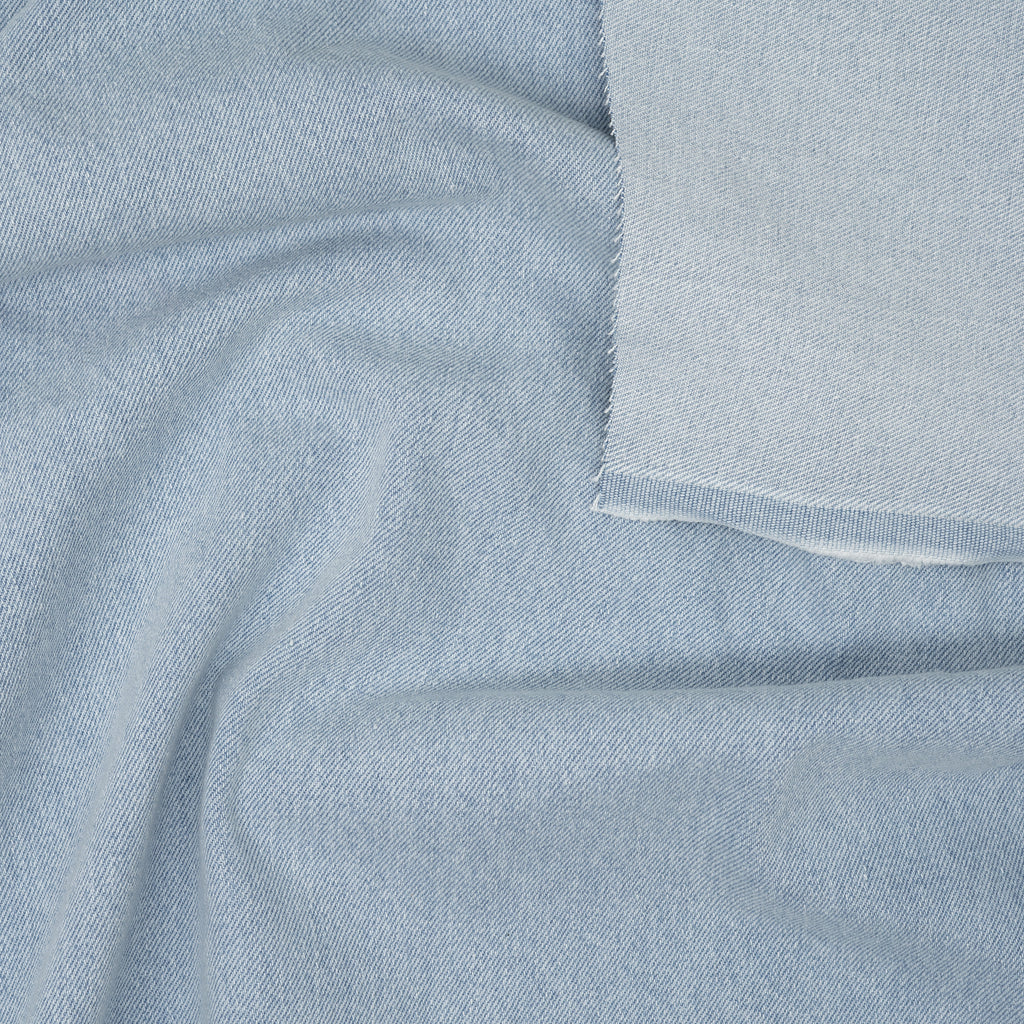 Jeans Stark Gewaschen Hellblau