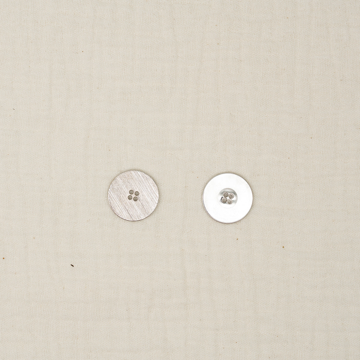 Metallknopf Ziseliert Gestrichelt (20 mm)