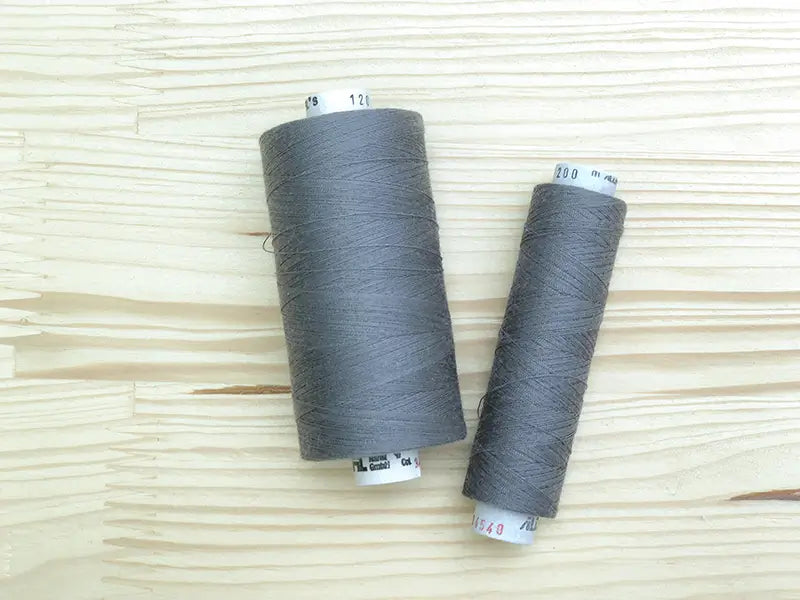 Nähgarn steingrau