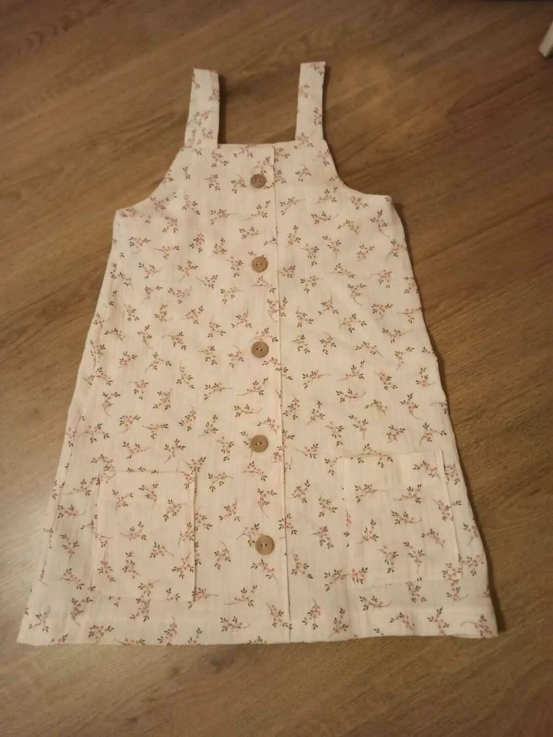 Schnittmuster Latzkleid Lotta