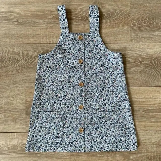 Schnittmuster Latzkleid Lotta