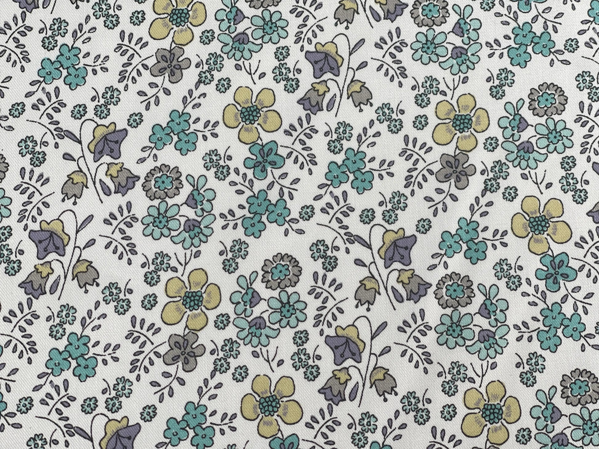 Viskose Blumenwiese dusty mint rauchgelb
