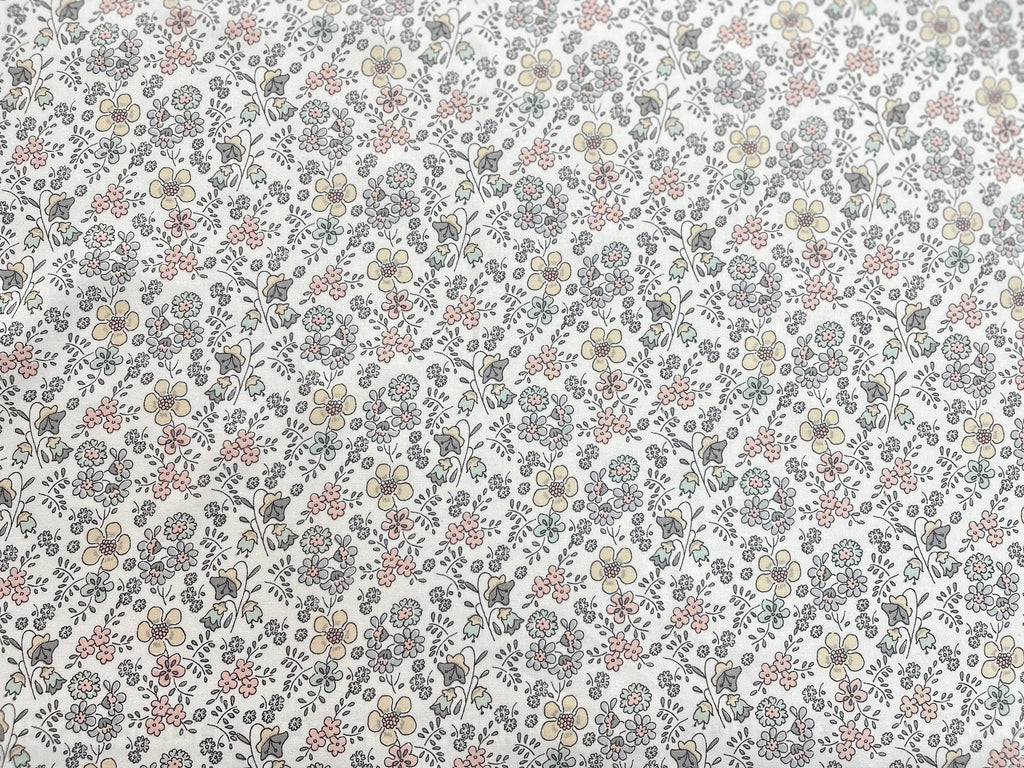 Viskose Pastellblumenwiese Mint Rosa Gelb | Stoffwerk